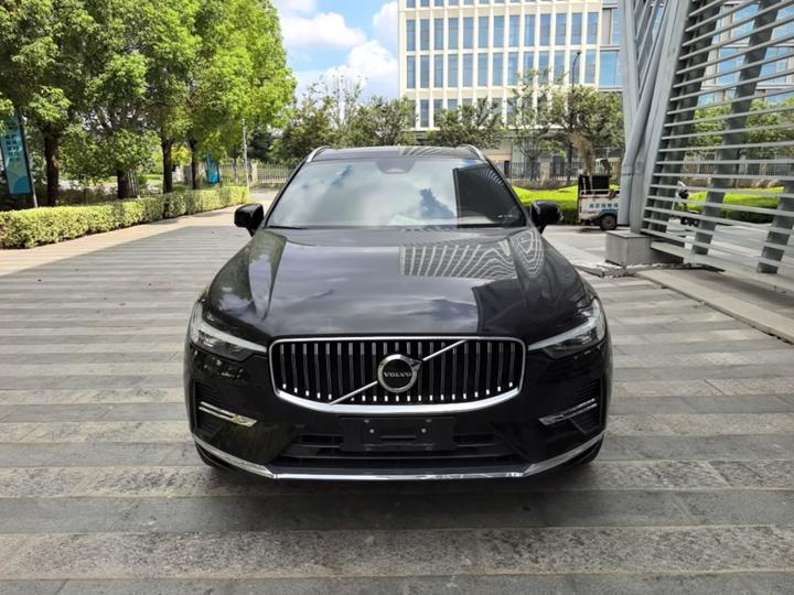 XC60 2023 B5 AWD Luxury photo 2