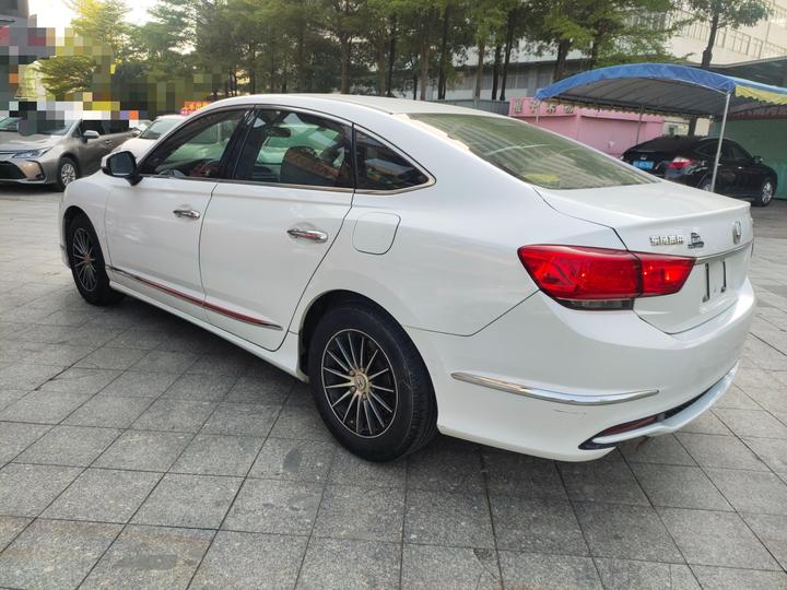 Spirior 2015 2.0L Luxury photo 4
