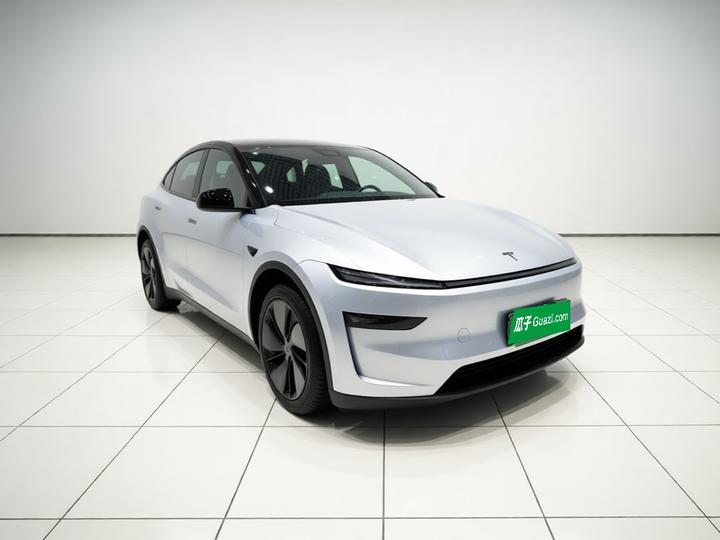 Model Y 2025 RWD photo 3