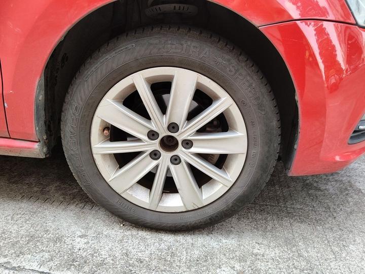 Polo 2014 1.6L AT Comfort photo 8