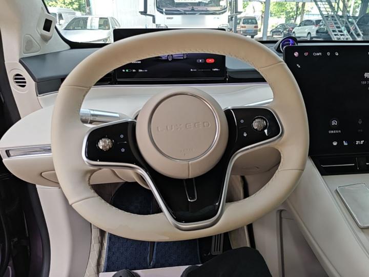 HIMA Luxeed R7 2024 EV 802km Max photo 2