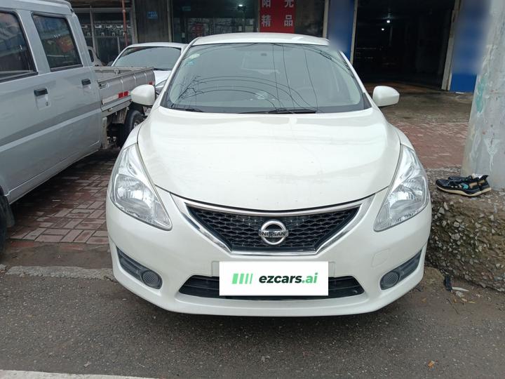 Tiida 2014 1.6L CVT Comfort photo 2