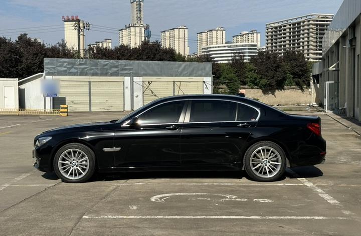 7 Series 2014 730Li photo 4