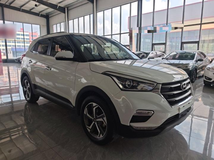 ix25 2017 1.6L AT Smart photo 3