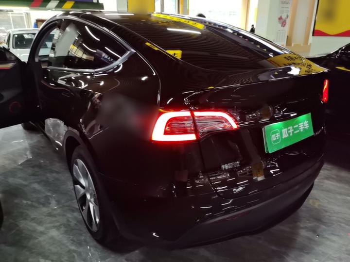 Model Y 2023 RWD photo 4