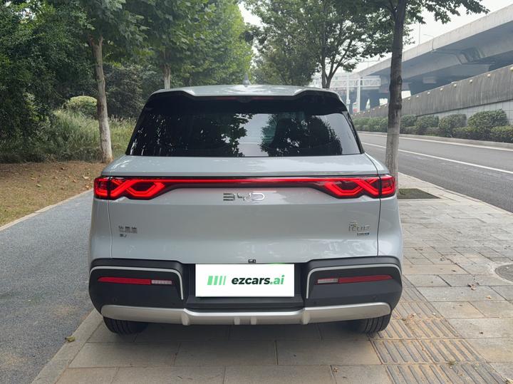 Yuan UP 2025 ADAS 401KM photo 3