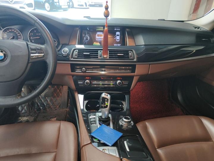 5 Series 2014 520Li photo 7