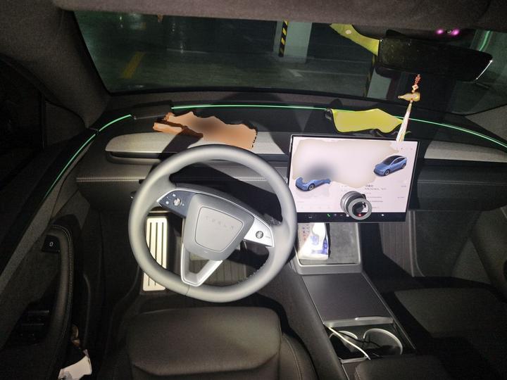 Model Y L 2025 Long Range AWD photo 8
