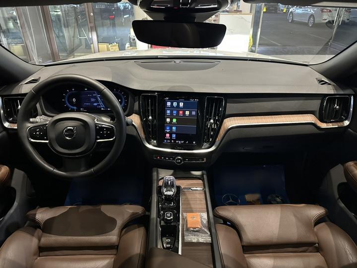 S60 2023 B4 Luxury photo 7