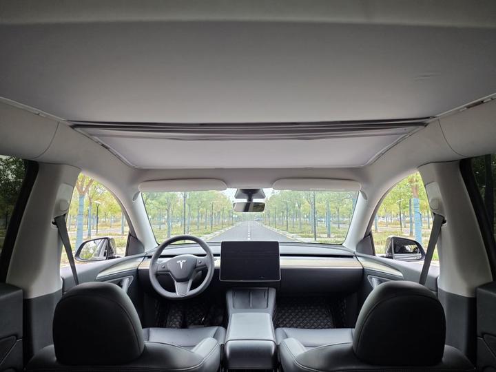 Model Y 2022 Facelift RWD photo 7