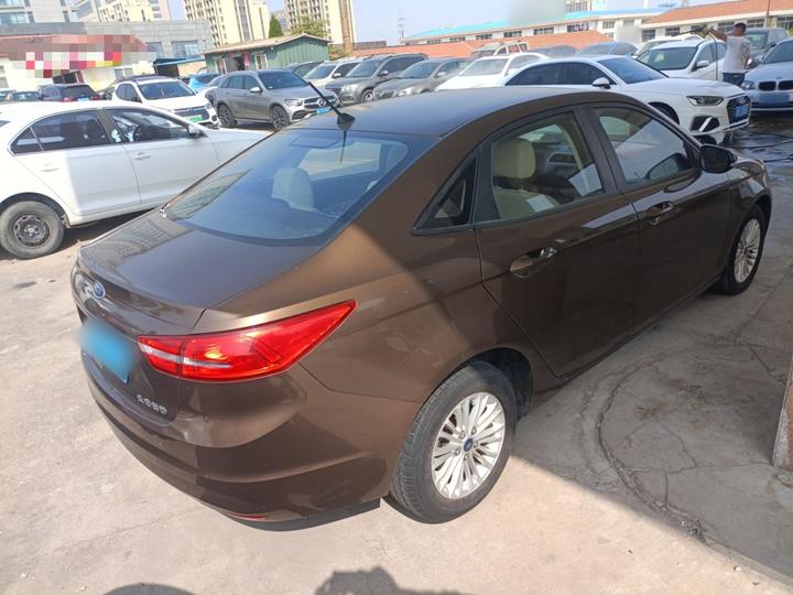 Escort 2017 Facelift 1.5L MT Comfort photo 4