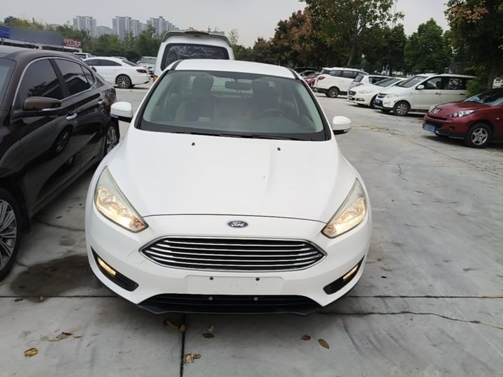 Focus 2017 Sedan 1.6L AT Comfort photo 2