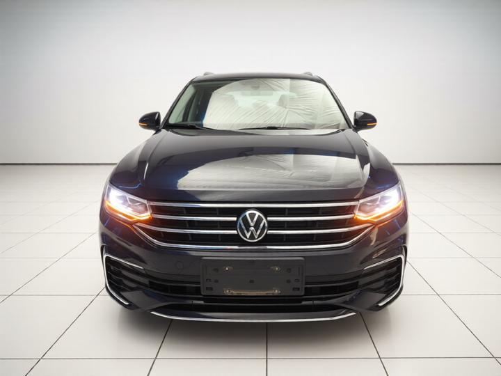 Tiguan L 2022 330TSI AT RWD R-Line photo 2