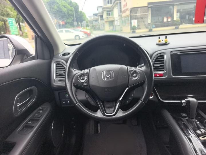 Vezel 2015 1.8L CVT RWD Luxury photo 3
