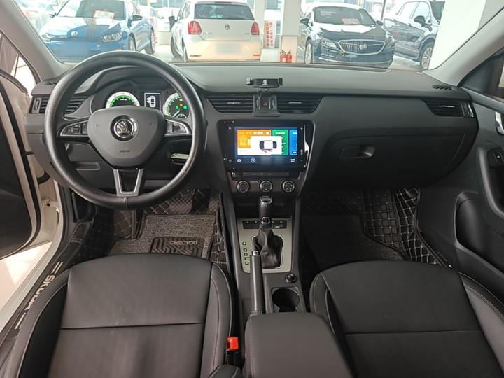 Octavia 2021 1.5L AT Comfort photo 2