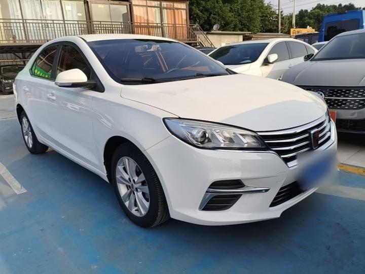 360 2018 PLUS 1.5L AT Luxury photo 3