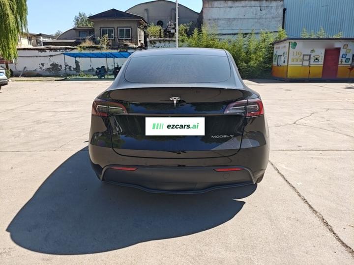 Model Y 2023 RWD photo 5