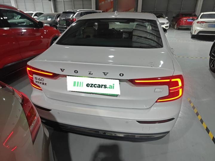 S60 EV 2024 T8 AWD Long Range Luxury photo 3