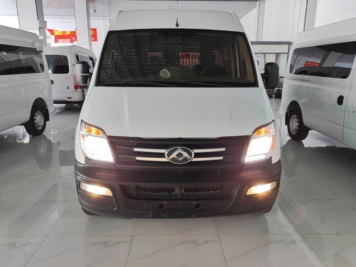 MAXUS V80 2019 2.5T Classic 6 MT Facelift Short Wheelbase 5/6-Seater photo 2