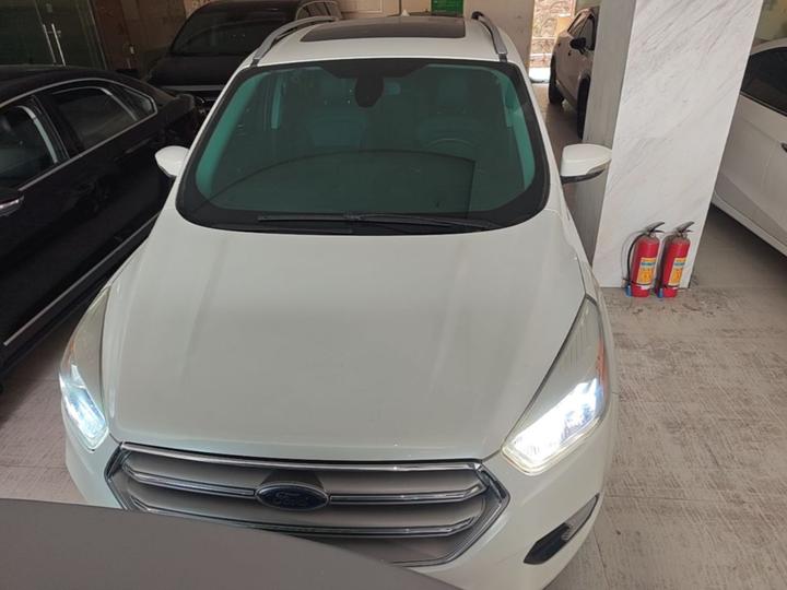 Kuga 2017 EcoBoost 180 RWD photo 2