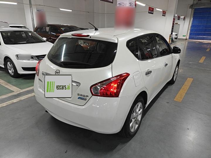 Tiida 2014 1.6L CVT Comfort photo 4