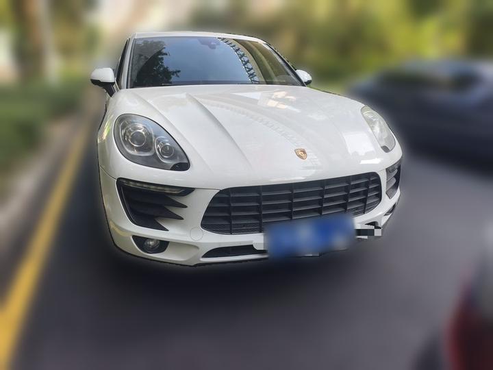 2017 Macan 2.0T photo 2