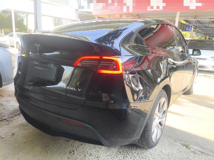Model Y 2022 Facelift RWD photo 4