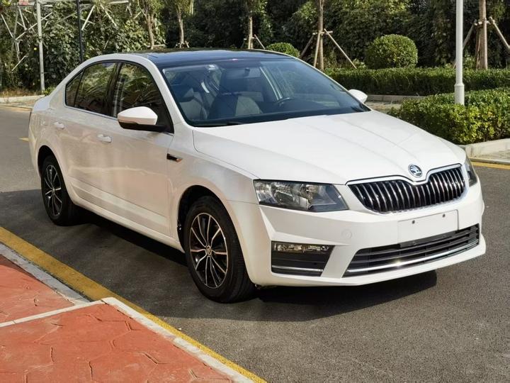 Octavia 2017 1.6L AT photo 3