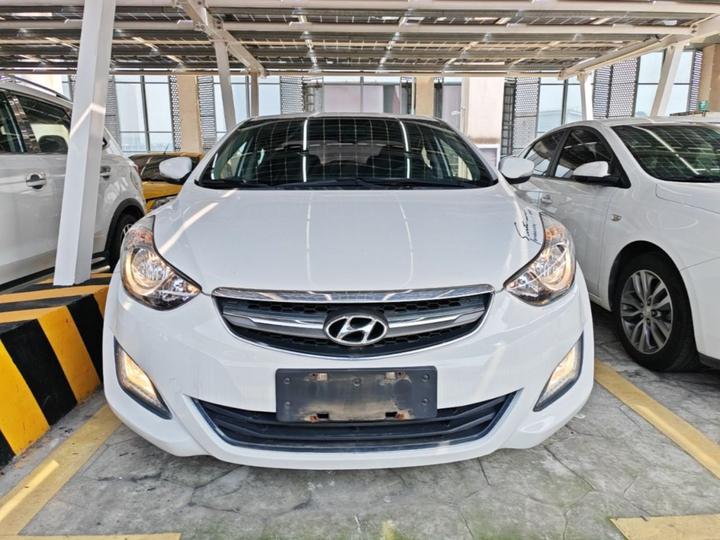 Elantra 2015 1.6L AT Leading photo 2