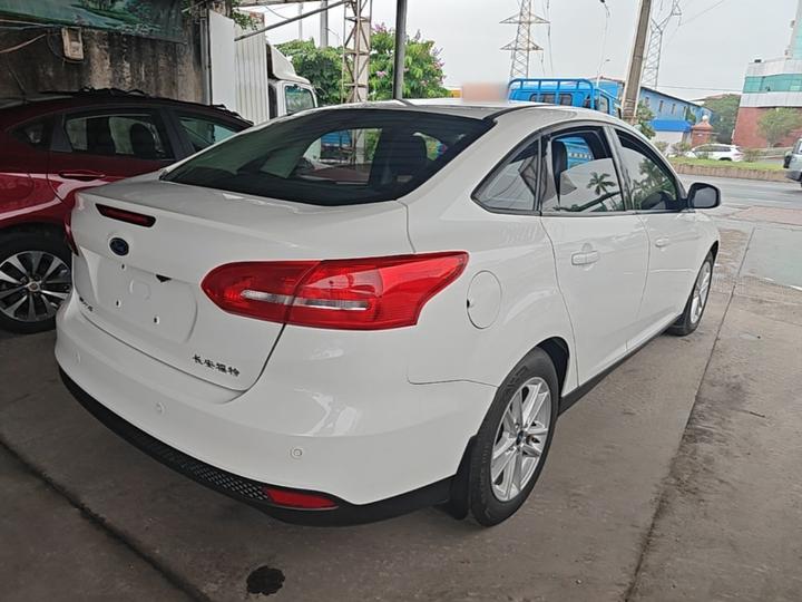 Focus 2015 Sedan 1.6L AT photo 4