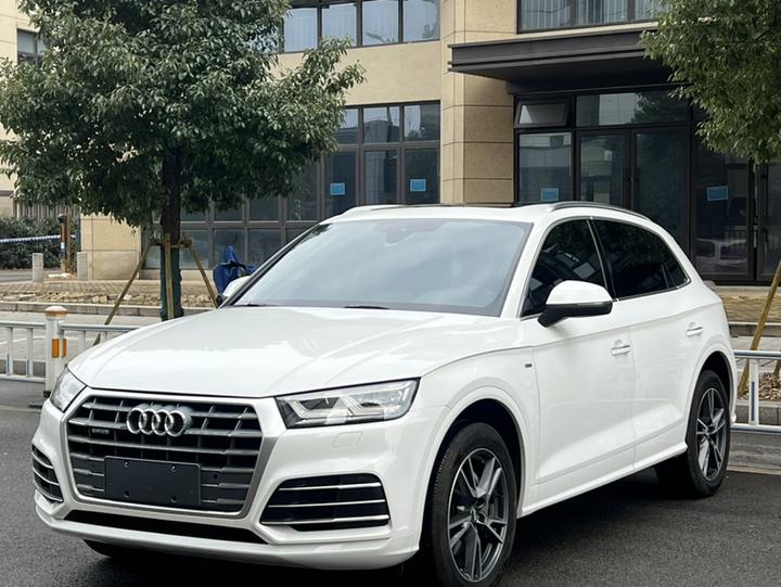Q5L 2020 40 TFSI Fashion