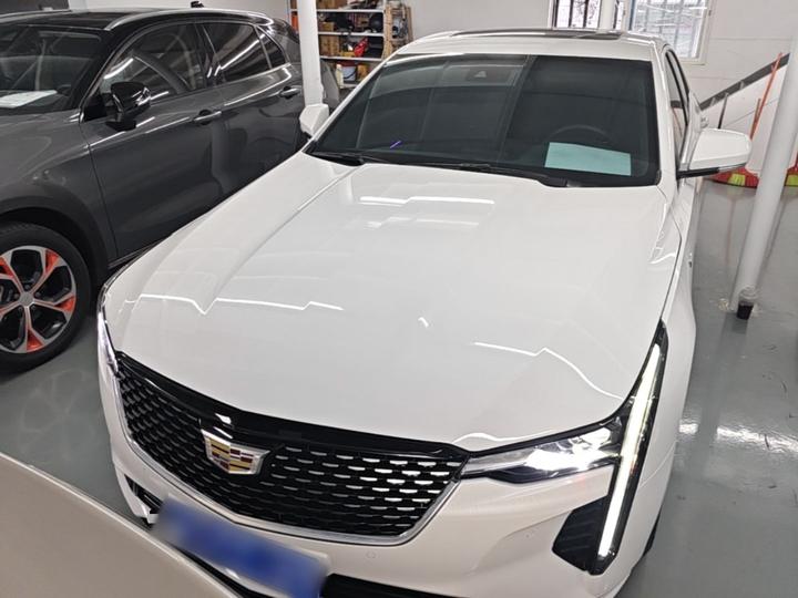 CT4 2022 28T Luxury photo 2
