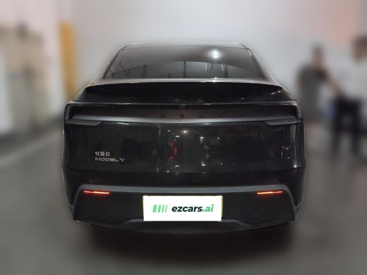 Model Y 2025 RWD photo 3