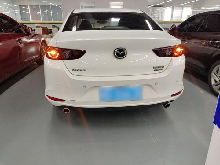 3 Axela 2020 1.5L AT photo 5
