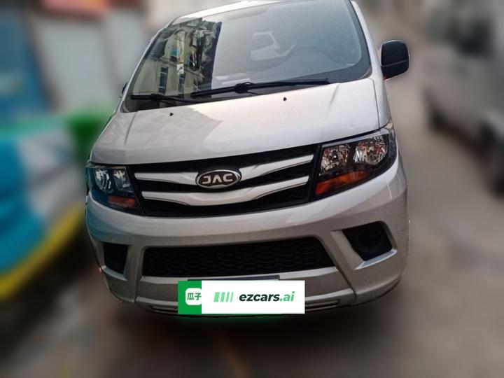 Refine M3 2019 1.8L 5-Seater photo 2