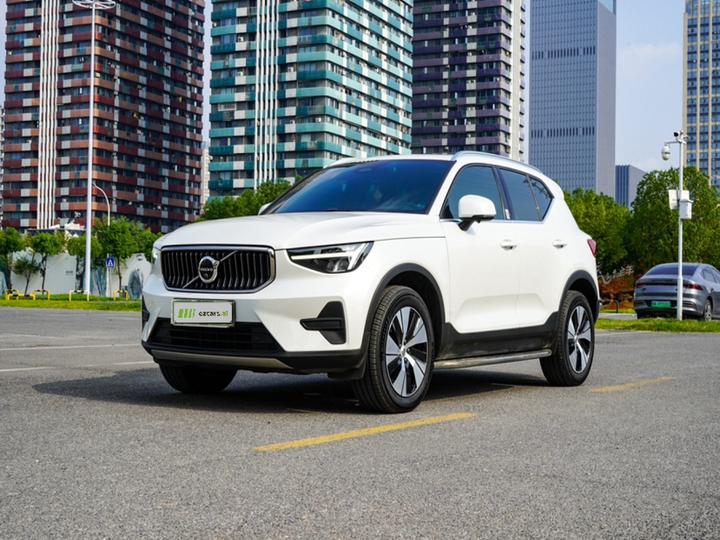 XC40 2023 B3 Luxury