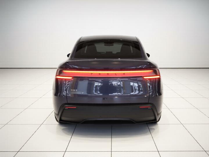 Model Y 2025 RWD photo 3