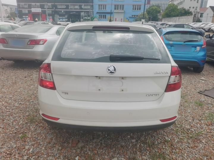 Rapid Spaceback 2014 1.4TSI DSG photo 3