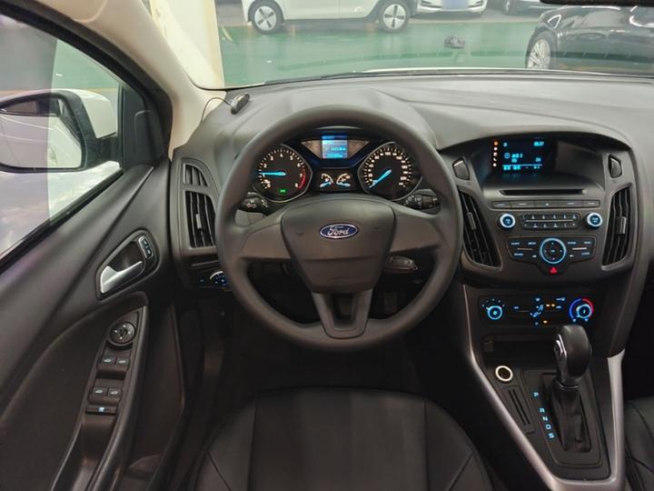 Focus 2015 Hatchback 1.6L AT Comfort photo 6