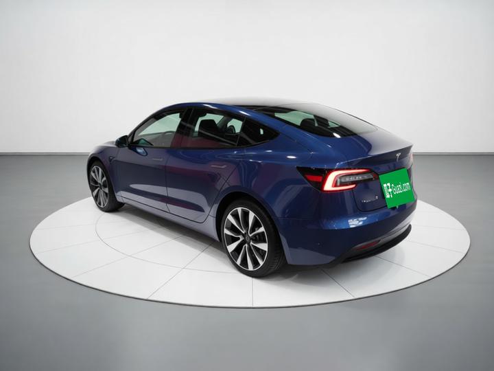 Model 3 2023 RWD photo 4