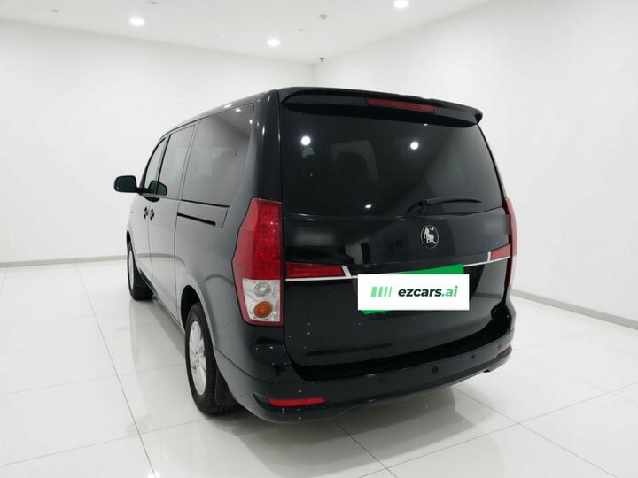 Lingzhi PLUS 2022 Wagon 2.0L MT Luxury 9-Seater photo 4