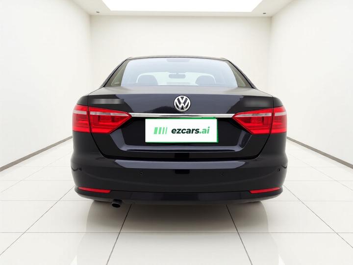 Lavida 2013 Facelift Classic 1.6L MT Comfort photo 5