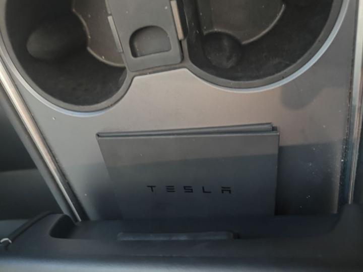 Model Y 2022 Long Range AWD photo 8