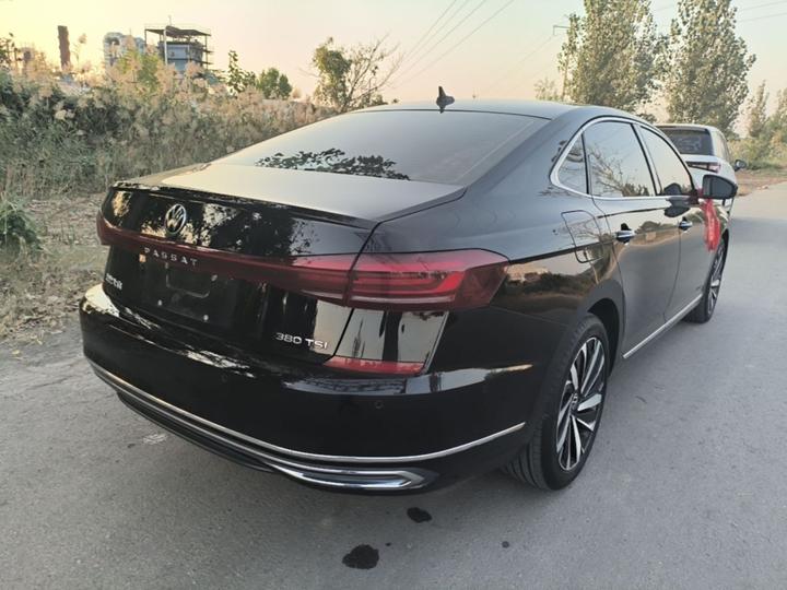 Passat 2024 380TSI Luxury photo 4