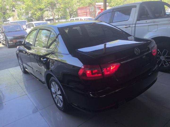 Lavida 2013 Facelift Classic 1.6L AT Comfort photo 4