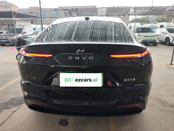 L60 2024 60kWh RWD photo 3