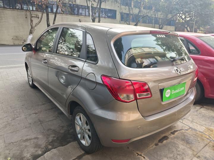 BAIC E Series 2012 Hatchback 1.5L AT photo 4