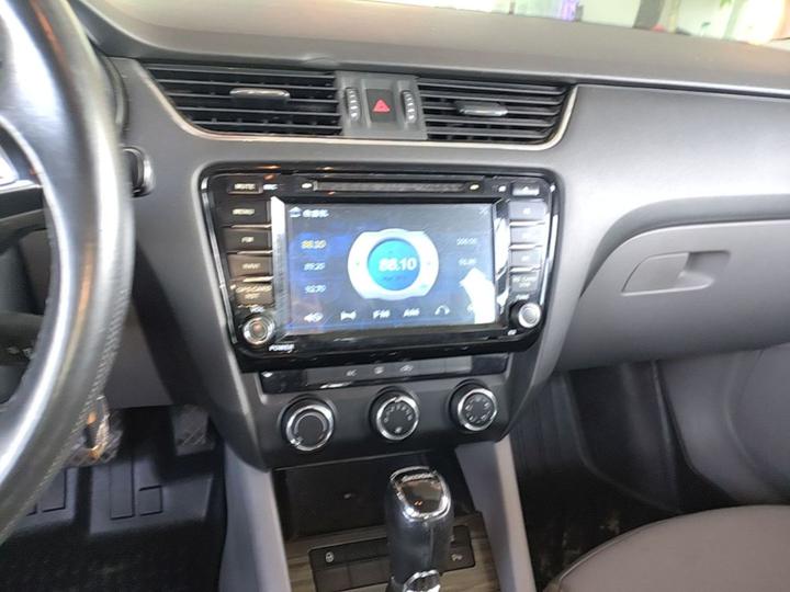 Octavia 2015 1.6L AT photo 8