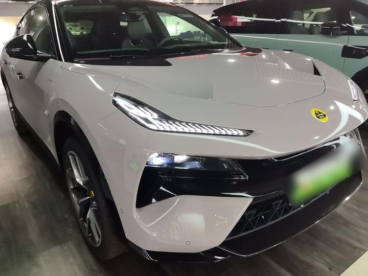 Lotus 2023 ELETRE R+ photo 2