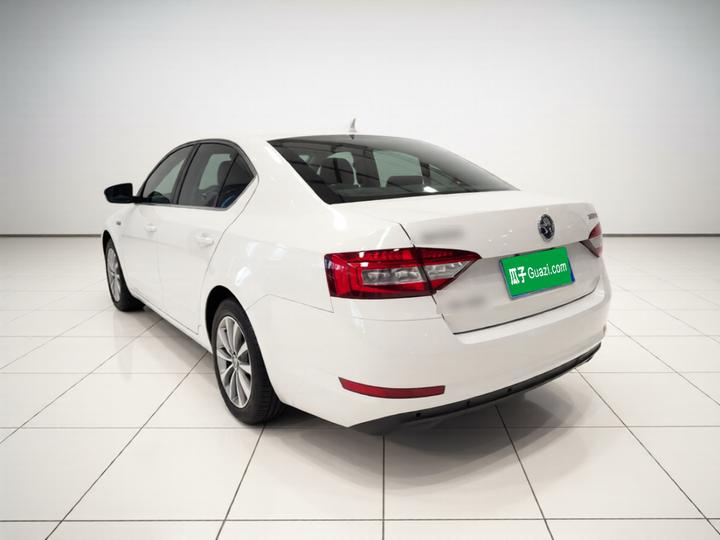 Octavia 2018 TSI230 DSG Comfort photo 4